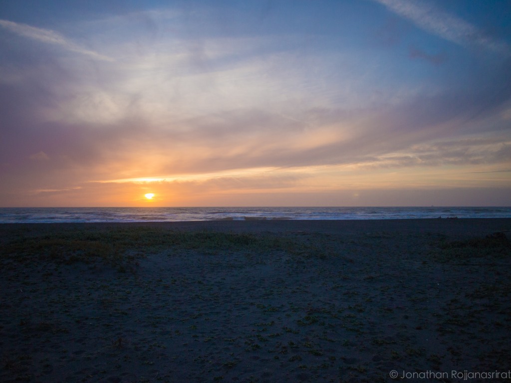 Another pretty sunset on the coast right before Redwoods National Park